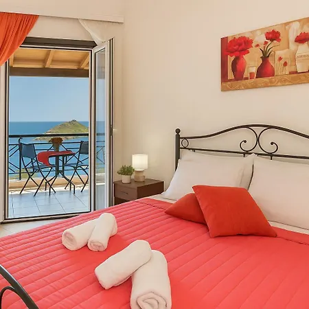 Willa Coastal Paradise Found - Komis' Private Pool Retreat *
