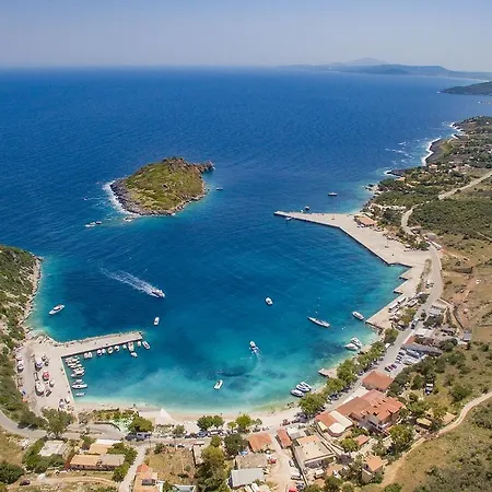 Willa Coastal Paradise Found - Komis' Private Pool Retreat