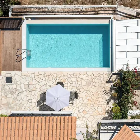 Coastal Paradise Found - Komis' Private Pool Retreat * Ájosz Nikólaosz