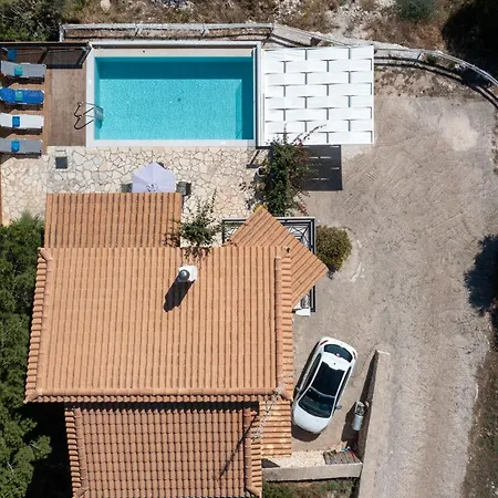 Coastal Paradise Found - Komis' Private Pool Retreat * Ájosz Nikólaosz